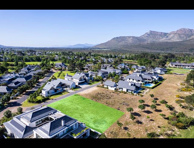 1,299M² VACANT LAND FOR SALE IN PEARL VALLEY GOLF & COUNTRY ESTATE